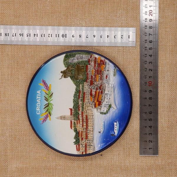 17EW00041 -- Resin Ornament