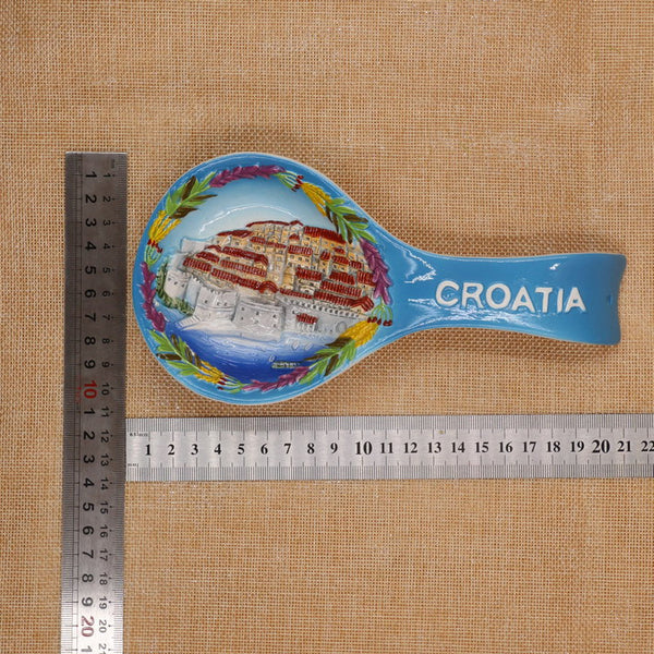 17EW00038 Ceramic soup spoon